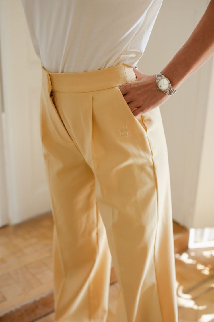  BUTTER YELLOW
