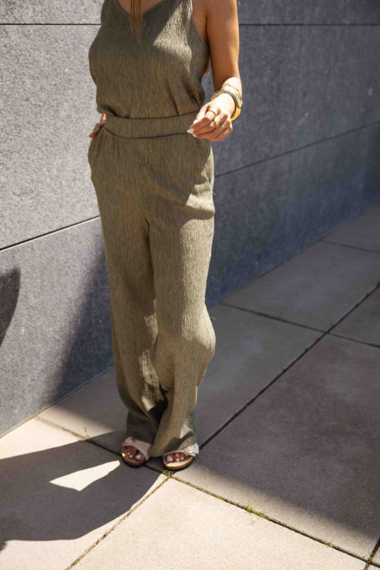  9945-olive bree
