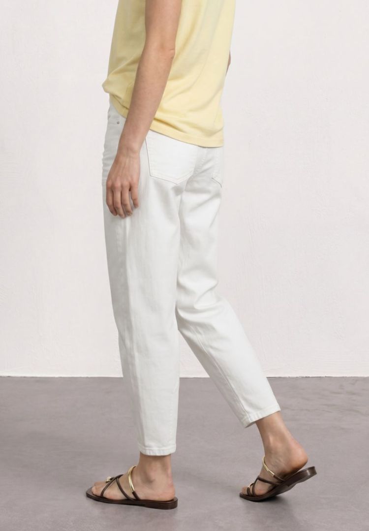  18079 Off White