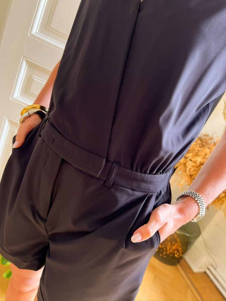  00001 BLACK