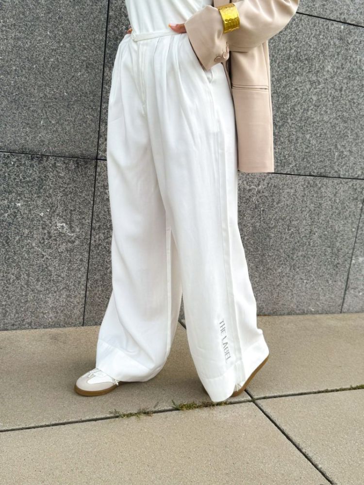  SOFT WHITE