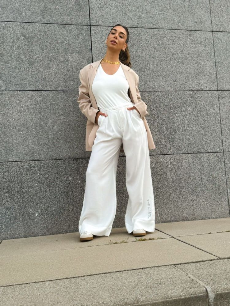  SOFT WHITE