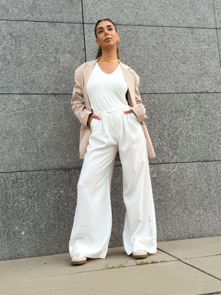  SOFT WHITE