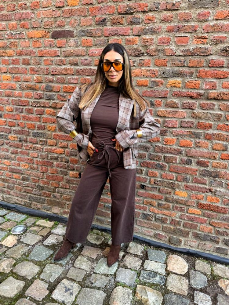  WARM BROWN