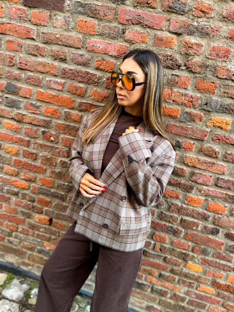  WARM BROWN