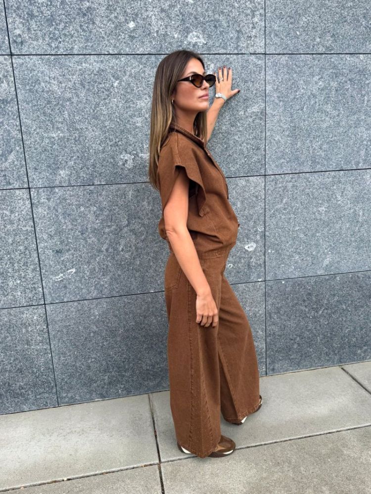 CHOC BROWN
