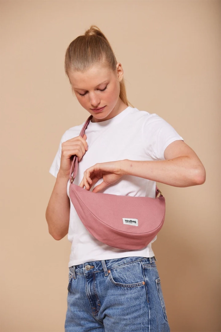  BLUSH