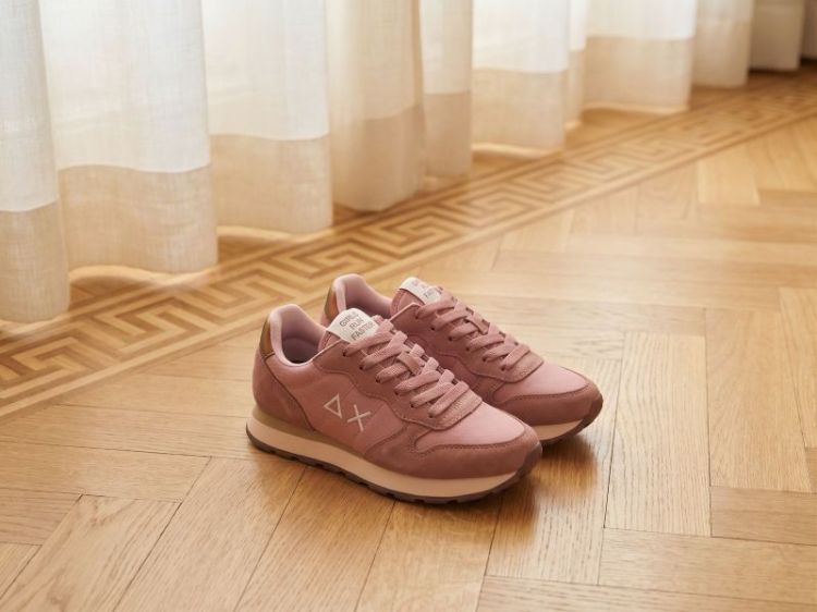  MAUVE 79